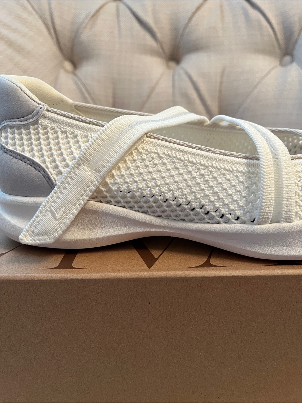 BRAND NEW Vivaia Walker Pro Mesh Hybrid Mary Jane (Isabeli) Gray/White - 8.5M - Picture 11 of 16